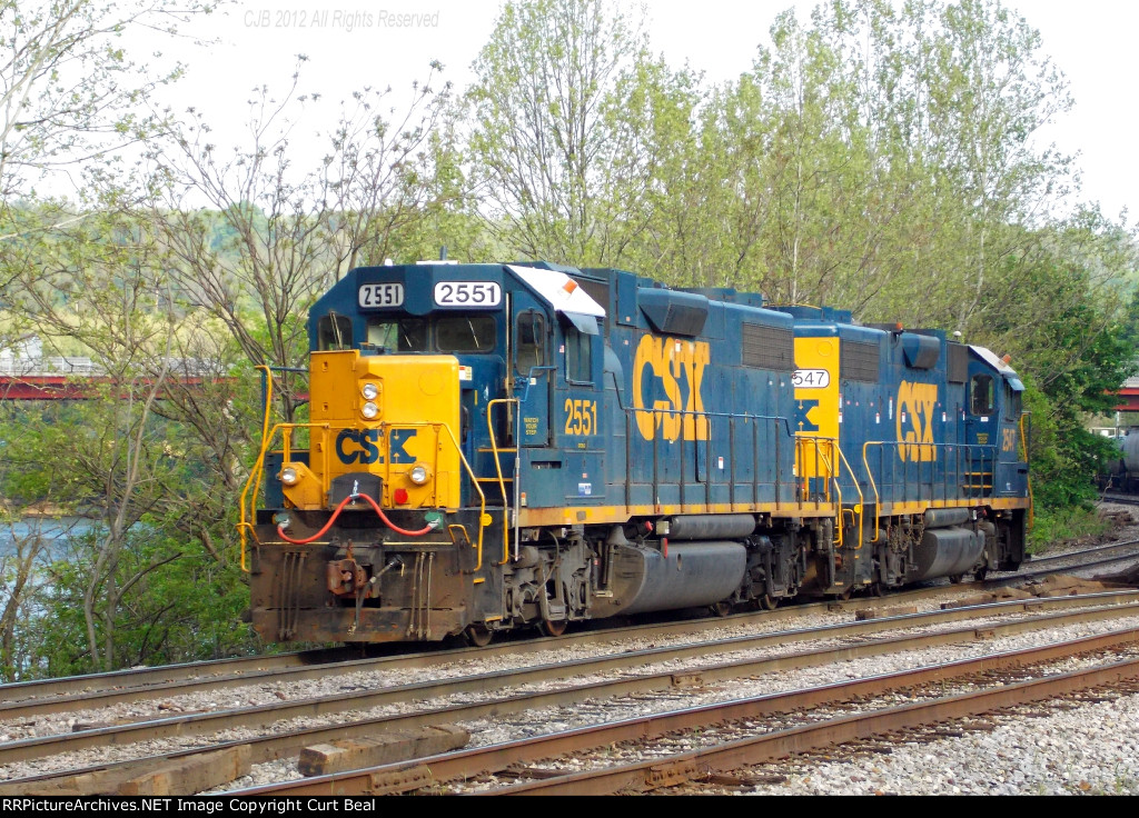 CSX 2551 and 2547